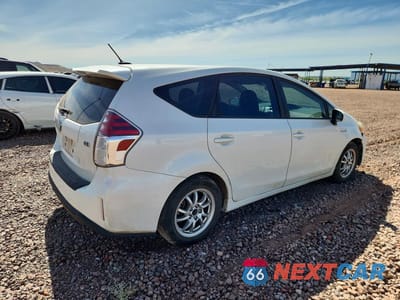 Trzecie zdjęcie samochodu z tyłu: 2015 TOYOTA PRIUS V THREE VIN:JTDZN3EU6FJ028524 - miniatura