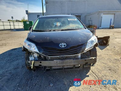 Piąte zdjęcie samochodu w środku: 2014 TOYOTA SIENNA LE 8-PASSENGER VIN:5TDKK3DC0ES444122 - miniatura