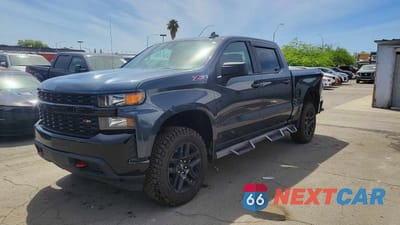 Drugie zdjęcie samochodu z przodu: 2021 CHEVROLET SILVERADO K1500 TRAIL BOSS CUSTOM VIN:1GCPYCEF4MZ289181 - miniatura