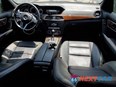 Zdjęcie 8 z 13 samochodu: 2014 MERCEDES-BENZ C 250 VIN:WDDGF4HB3EG249441 - miniatura