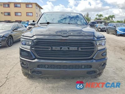 Piąte zdjęcie samochodu w środku: 2019 RAM 1500 BIG HORN VIN:1C6SRFFT7KN607402 - miniatura