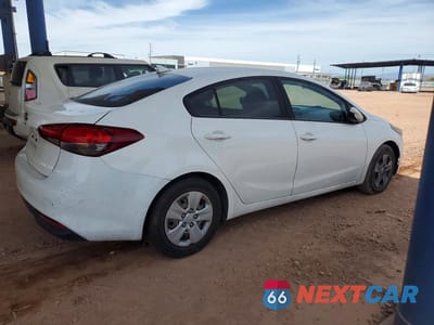 Trzecie zdjęcie samochodu z tyłu: 2017 KIA FORTE VIN:3KPFK4A75HE127725 - miniatura
