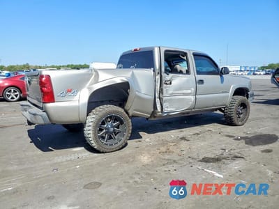 Trzecie zdjęcie samochodu z tyłu: 2003 CHEVROLET SILVERADO K2500 HEAVY DUTY VIN:1GCHK23U63F176611 - miniatura