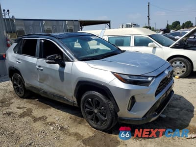 Czwarte zdjęcie samochodu z boku: 2024 TOYOTA RAV4 XSE VIN:JTME6RFV8RJ061504 - miniatura