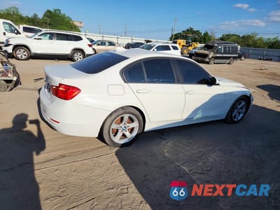 Trzecie zdjęcie samochodu z tyłu: 2015 BMW 320 I VIN:WBA3B1G51FNT03649 - miniatura