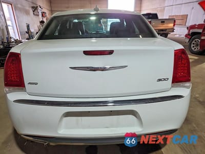 Zdjęcie 6 z 12 samochodu: 2016 CHRYSLER 300 LIMITED VIN:2C3CCARG3GH358438 - miniatura