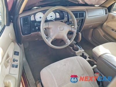 Zdjęcie 8 z 11 samochodu: 2001 TOYOTA TACOMA PRERUNNER VIN:5TESM92N41Z804300 - miniatura