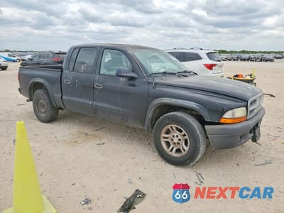 Czwarte zdjęcie samochodu z boku: 2004 DODGE DAKOTA QUAD SPORT VIN:1D7HL38N34S769037 - miniatura