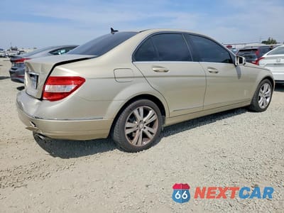 Trzecie zdjęcie samochodu z tyłu: 2010 MERCEDES-BENZ C 300 VIN:WDDGF5EB4AR127986 - miniatura