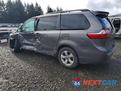 Drugie zdjęcie samochodu z przodu: 2018 TOYOTA SIENNA LE VIN:5TDKZ3DC0JS949194 - miniatura