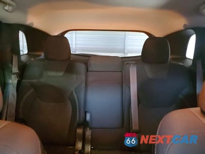 Zdjęcie 10 z 13 samochodu: 2015 JEEP CHEROKEE LATITUDE VIN:1C4PJMCS0FW757275 - miniatura
