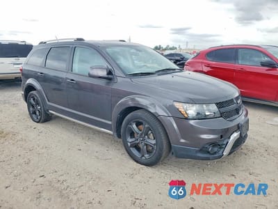 Czwarte zdjęcie samochodu z boku: 2018 DODGE JOURNEY CROSSROAD VIN:3C4PDDGG3JT370845 - miniatura