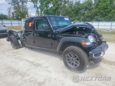 Czwarte zdjęcie samochodu z boku: 2025 JEEP GLADIATOR SPORT VIN:1C6PJTAG5SL522074 - miniatura