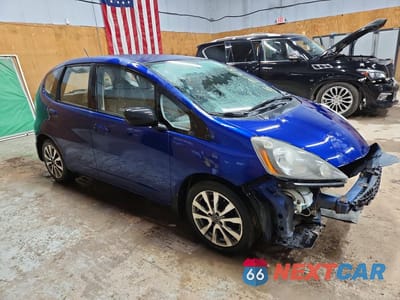 Czwarte zdjęcie samochodu z boku: 2010 HONDA FIT VIN:JHMGE8H23AC012131 - miniatura