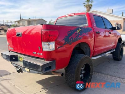 Czwarte zdjęcie samochodu z boku: 2012 TOYOTA TUNDRA CREWMAX SR5 VIN:5TFDW5F10CX268569 - miniatura