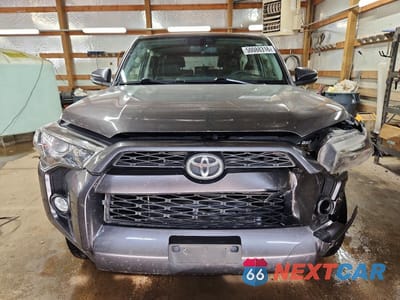 Piąte zdjęcie samochodu w środku: 2018 TOYOTA 4RUNNER SR5 PREMIUM VIN:JTEBU5JR2J5537525 - miniatura
