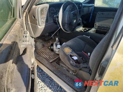 Zdjęcie 8 z 12 samochodu: 2007 GMC NEW SIERRA K1500 CLASSIC VIN:1GTEK19B17E171993 - miniatura