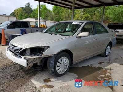 2005 TOYOTA CAMRY LE 4T1BE32K45U552042 - główne zdjęcie licytacji z USA - miniatura