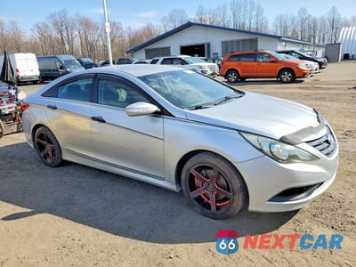 Czwarte zdjęcie samochodu z boku: 2014 HYUNDAI SONATA GLS VIN:5NPEB4AC6EH820531 - miniatura