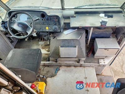 Zdjęcie 8 z 12 samochodu: 2014 FORD E450 - DELIVERY TRUCK VIN:1FC3E4KL4EDA66886 - miniatura