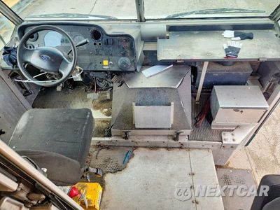 Zdjęcie 8 z 12 samochodu: 2014 FORD E450 - DELIVERY TRUCK VIN:1FC3E4KL4EDA66886 - miniatura