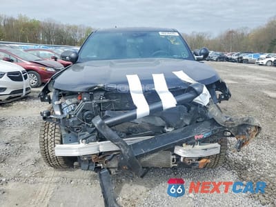 Piąte zdjęcie samochodu w środku: 2022 FORD EXPLORER POLICE INTERCEPTOR VIN:1FM5K8AW0NNA04668 - miniatura