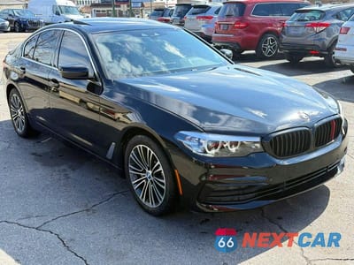 Czwarte zdjęcie samochodu z boku: 2019 BMW 530 I VIN:WBAJA5C57KBX87975 - miniatura