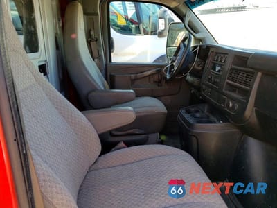 Zdjęcie 8 z 12 samochodu: 2017 GMC SAVANA CUTAWAY G3500 VIN:1GD07RFG7H1131741 - miniatura
