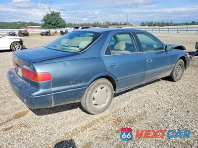 Trzecie zdjęcie samochodu z tyłu: 2000 TOYOTA CAMRY CE VIN:4T1BG22KXYU743120 - miniatura