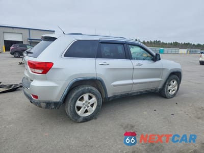 Trzecie zdjęcie samochodu z tyłu: 2012 JEEP GRAND CHEROKEE LAREDO VIN:1C4RJFAG4CC108692 - miniatura