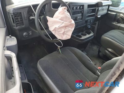 Zdjęcie 8 z 13 samochodu: 2025 CHEV EXPRESS G2500 VIN:1GCWGAFP9S1195285 - miniatura