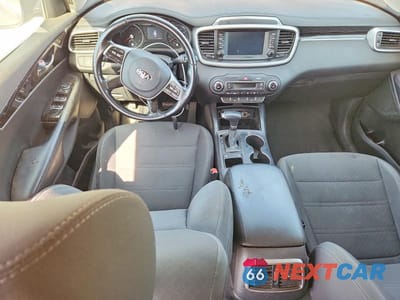 Zdjęcie 8 z 13 samochodu: 2019 KIA SORENTO S V6 VIN:5XYPG4A59KG591650 - miniatura