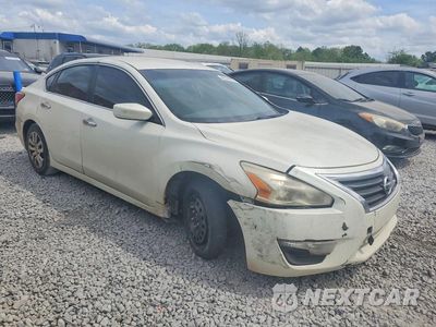 Czwarte zdjęcie samochodu z boku: 2015 NISSAN ALTIMA 2.5 S VIN:1N4AL3AP3FC120252 - miniatura