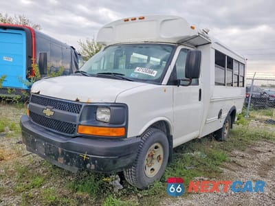 Drugie zdjęcie samochodu z przodu: 2012 CHEVROLET EXPRESS SHUTTLE BUS VIN:1GB0G2BA9C1175895 - miniatura