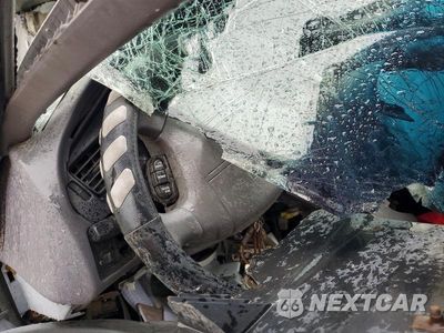 Zdjęcie 9 z 12 samochodu: 2001 NISSAN ALTIMA XE VIN:1N4DL01D91C215215 - miniatura