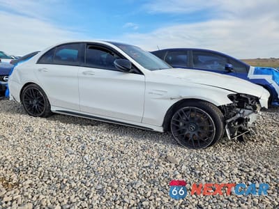 Czwarte zdjęcie samochodu z boku: 2017 MERCEDES-BENZ C 63 AMG VIN:55SWF8GB1HU199506 - miniatura