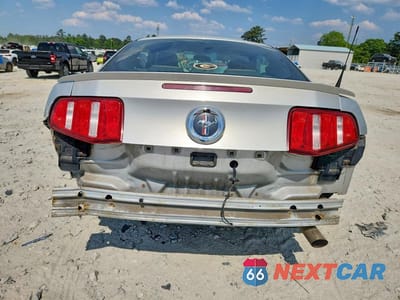 Zdjęcie 6 z 12 samochodu: 2010 FORD MUSTANG VIN:1ZVBP8AN3A5176507 - miniatura