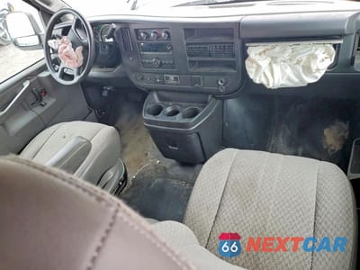 Zdjęcie 8 z 14 samochodu: 2016 CHEVROLET EXPRESS G2500 VIN:1GCWGAFF2G1333330 - miniatura