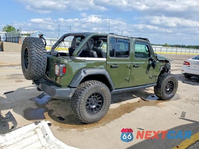 Trzecie zdjęcie samochodu z tyłu: 2021 JEEP WRANGLER UNLIMITED SPORT VIN:1C4HJXDG1MW783381 - miniatura