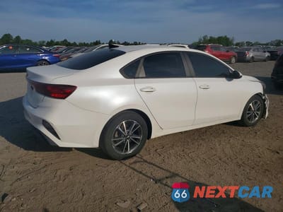 Trzecie zdjęcie samochodu z tyłu: 2022 KIA FORTE LXS VIN:3KPF24ADXNE428086 - miniatura