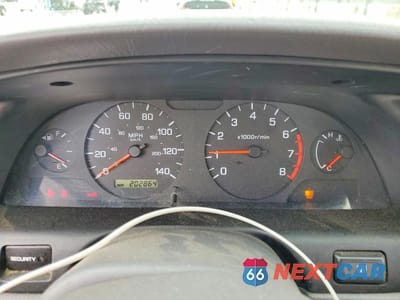 Zdjęcie 9 z 12 samochodu: 2001 NISSAN ALTIMA XE VIN:1N4DL01D31C187525 - miniatura