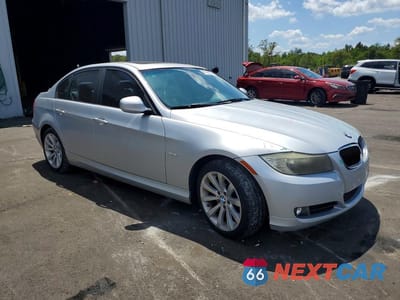 Czwarte zdjęcie samochodu z boku: 2011 BMW 328 I VIN:WBAPH7C59BE850638 - miniatura