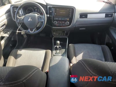 Zdjęcie 8 z 13 samochodu: 2018 MITSUBISHI OUTLANDER SE VIN:JA4AZ3A33JZ012574 - miniatura