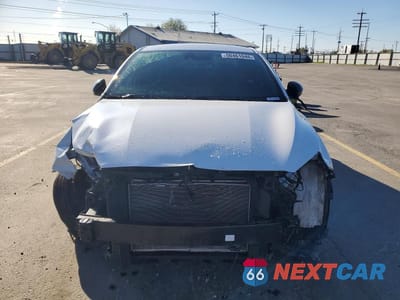 Piąte zdjęcie samochodu w środku: 2023 KIA FORTE GT LINE VIN:3KPF54AD1PE660392 - miniatura
