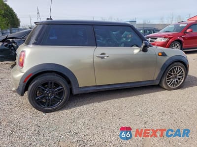 Trzecie zdjęcie samochodu z tyłu: 2008 MINI COOPER VIN:WMWMF33518TT65688 - miniatura