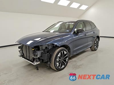 2026 VOLVO XC60 PLUS YV4M12RC4T1458059 - główne zdjęcie licytacji z USA - miniatura