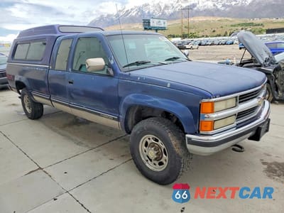 Czwarte zdjęcie samochodu z boku: 1994 CHEVROLET GMT-400 K2500 VIN:1GCGK29NXRE105101 - miniatura