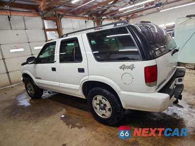 Drugie zdjęcie samochodu z przodu: 2003 CHEVROLET BLAZER VIN:1GNDT13XX3K173452 - miniatura