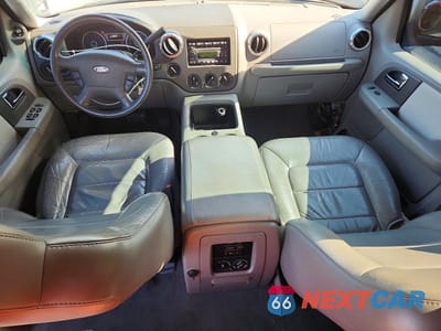 Zdjęcie 8 z 13 samochodu: 2006 FORD EXPEDITION XLT VIN:1FMFU16526LA37397 - miniatura