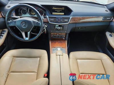 Zdjęcie 8 z 13 samochodu: 2012 MERCEDES-BENZ E 350 4MATIC VIN:WDDHF8JB8CA638632 - miniatura